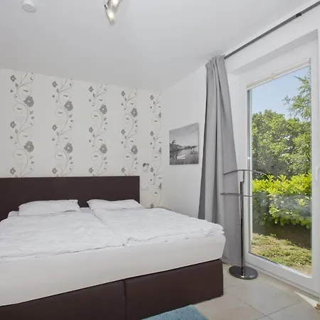 公寓 Mit Kamin Und Terrasse, Gratis Nutzung Vom Ahoi Erlebnisbad Und Sauna In Sellin - Sara Fewo03 奥斯特巴德·哥伦